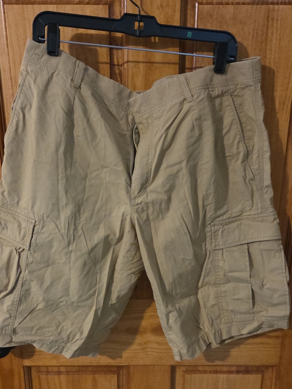 Banana Republic Men's Casual Shorts in Khaki